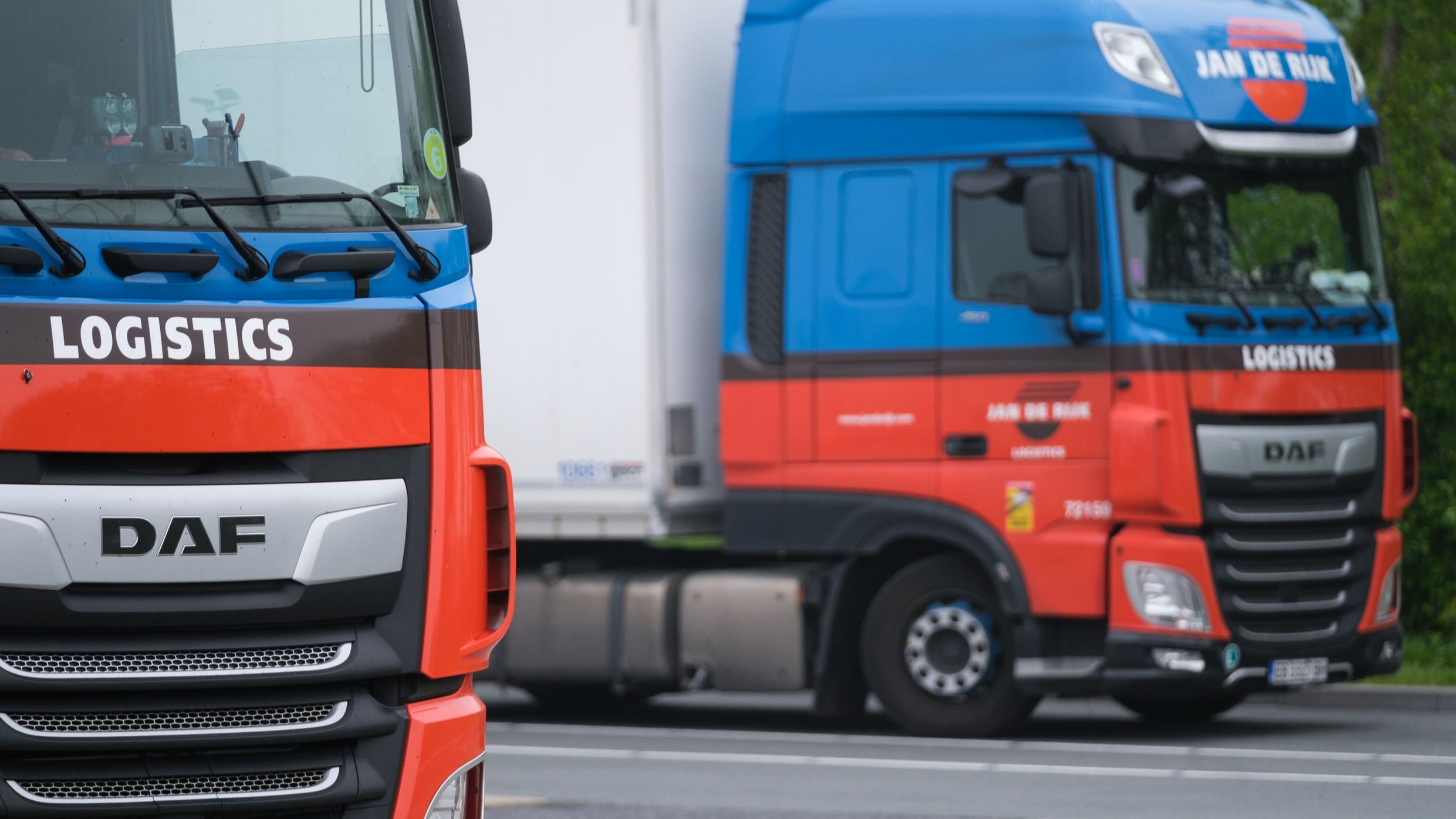 HOW DO YOU KEEP YOUR EUROPEAN TRANSPORT MOVING WHEN DEADLINES SHIFT AND COMPLEXITY BUILDS?